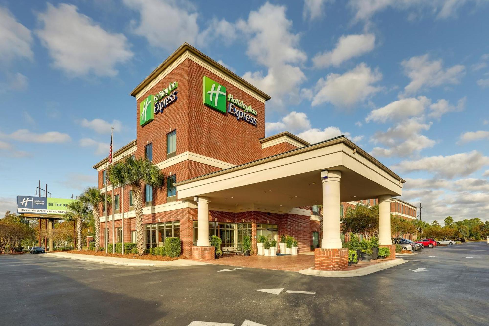 Holiday Inn Express Leland - Wilmington Area By Ihg Экстерьер фото