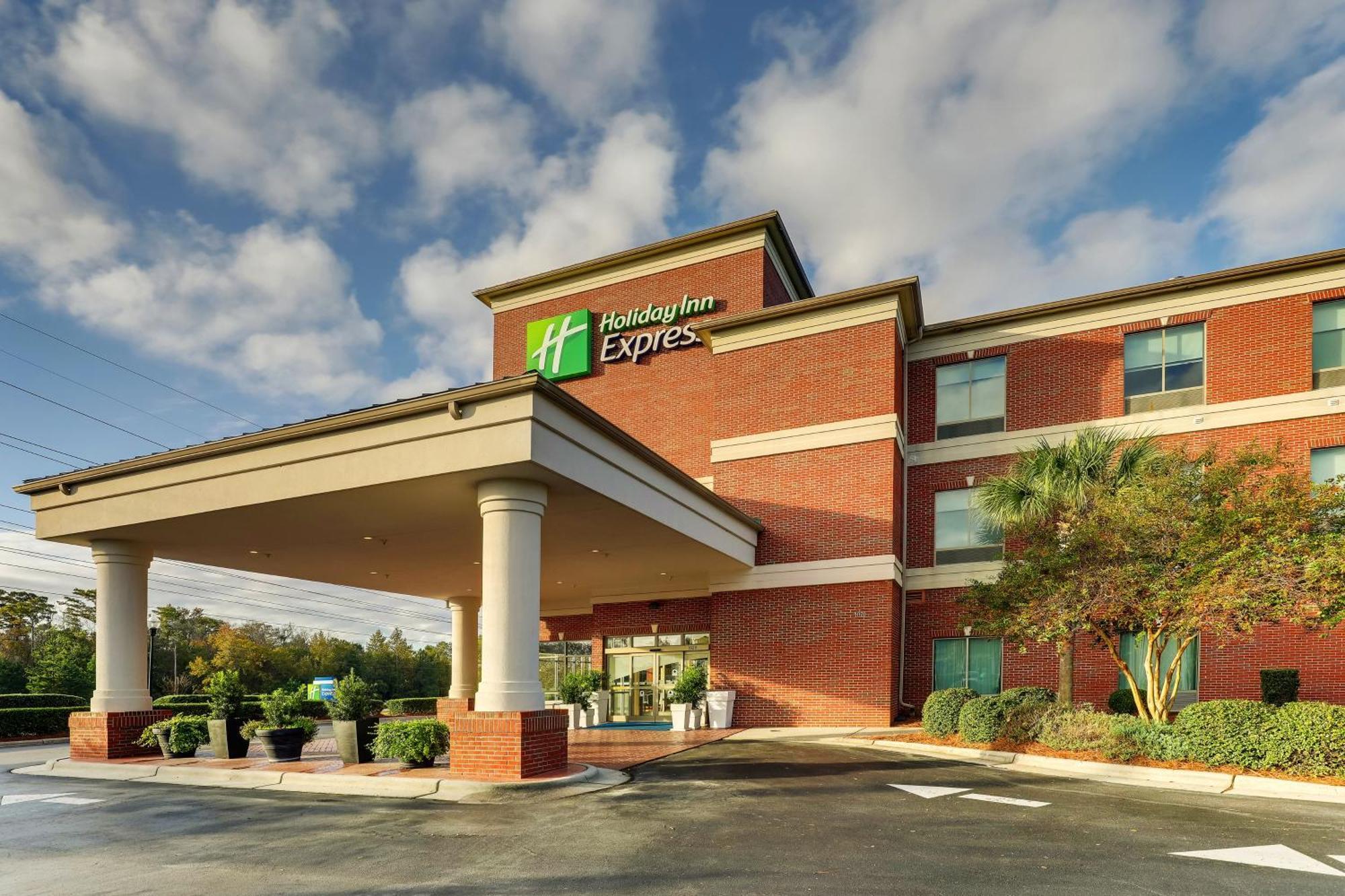 Holiday Inn Express Leland - Wilmington Area, An Ihg Hotel Экстерьер фото